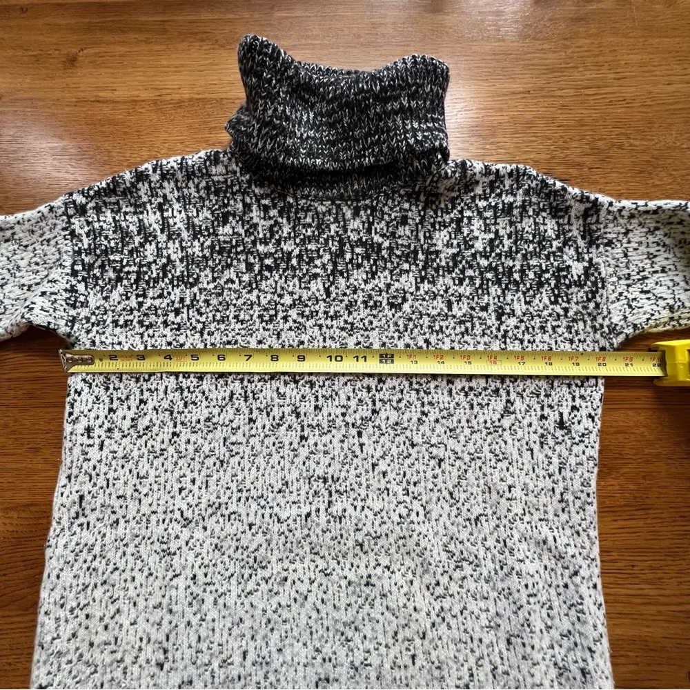 ⭐️ Athleta Marled Black Cream Cashmere Wool Blend Turtleneck Sweater SMALL - Picture 6 of 11